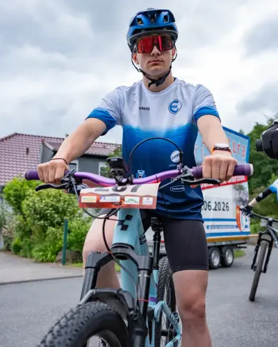 Speckrennen 2026 - Johannes vor dem Start mit dem Cube Stereo ONE44 C:62 Pro mayablue'n'black